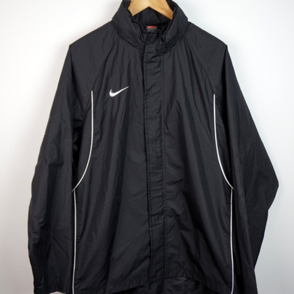 fleece lined windbreaker nike